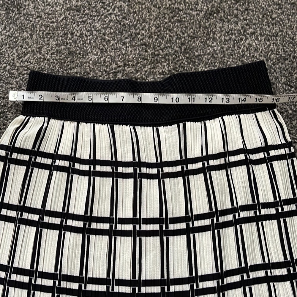 Women skirt. Brand new, no tags - Picture 6 of 7